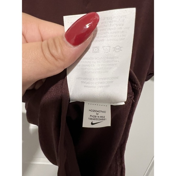 Nike Women's One Relaxed Dri-FIT Short-Sleeve Top Burgundy Crush Medium NWT $45 - Picture 7 of 10